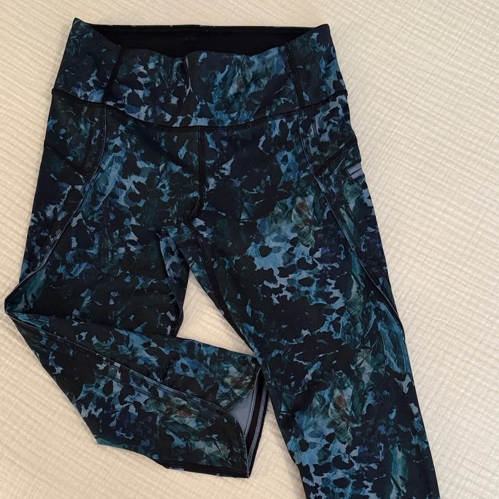 lululemon athletica Black and Teal Patterned Leggings